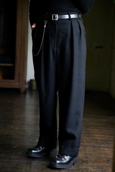 A.PRESSE Tweed Trousersスタイル