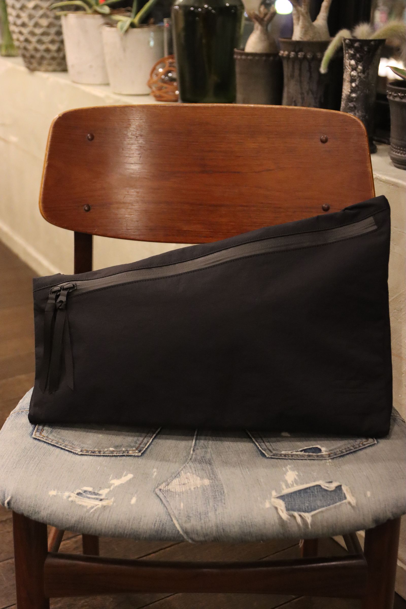 グラフペーパー24SS Blankof for GP Shoulder Bag "TRIANGLE"(GU241-90310)BLACK☆2月10日(土)発売！