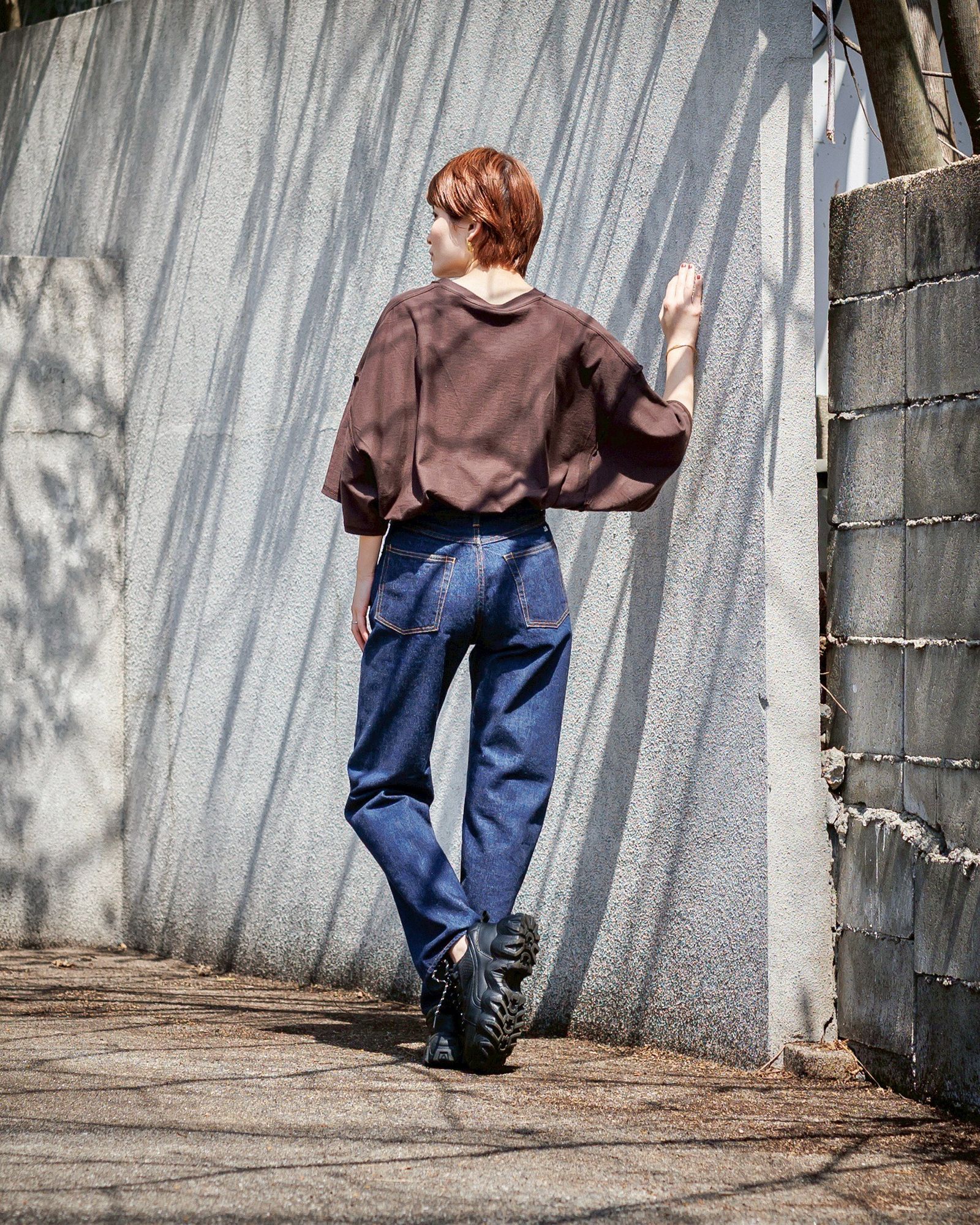 イズネスミュージック CHILL OUT T-SHIRT(IMP5_29_CHILLOUT5ST01)BROWN