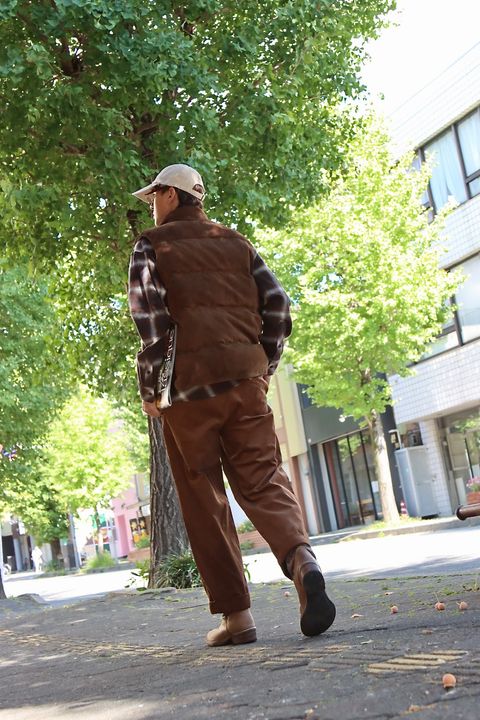 A.PRESSE 23AW Suede Down Vestスタイル