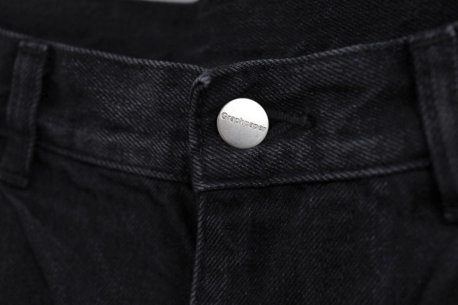 グラフペーパー Selvage Denim Two Tuck Pants(GU261-40061DB)BLACK_DARK FADE