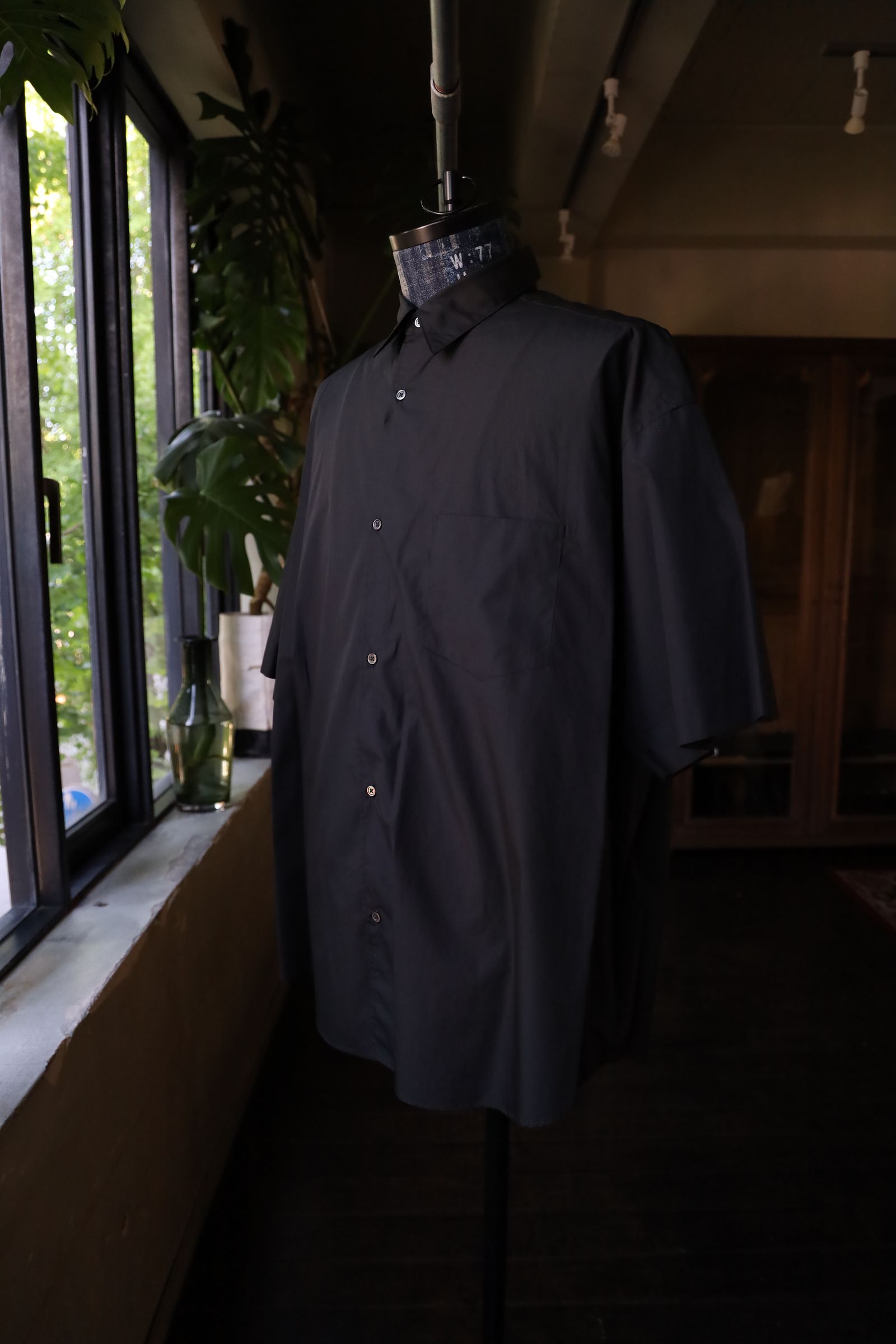 グラフペーパーシャツ Broad S/S Oversized Regular Collar Shirt(GM241-50003B)BLACK