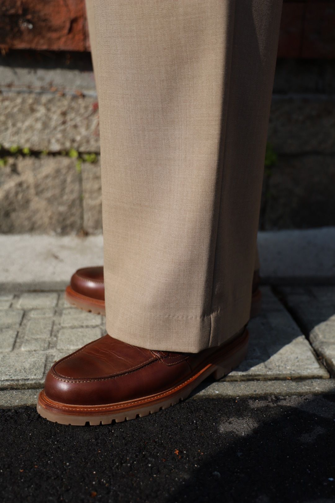 marka マーカ 26SS TWO TUCK MILITARY TROUSERS -RECYCLED POLYESTER NON-MULESED WOOL GABARDINE-(M26A06PT01C)BEIGE☆新作発売！