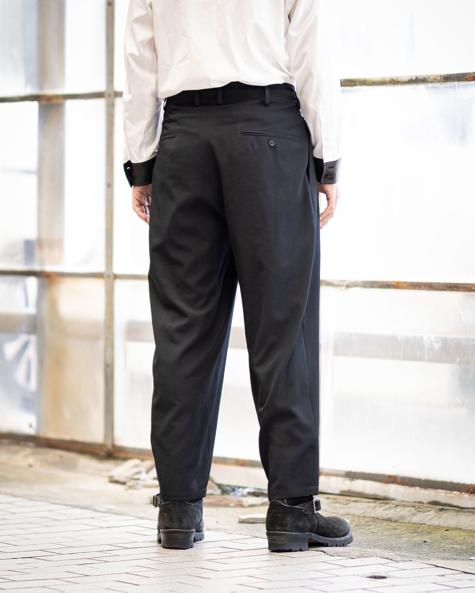 Yohji Yamamoto  テーパードワイドトラウザーズ(HW-P48-100-2A26)BLACK