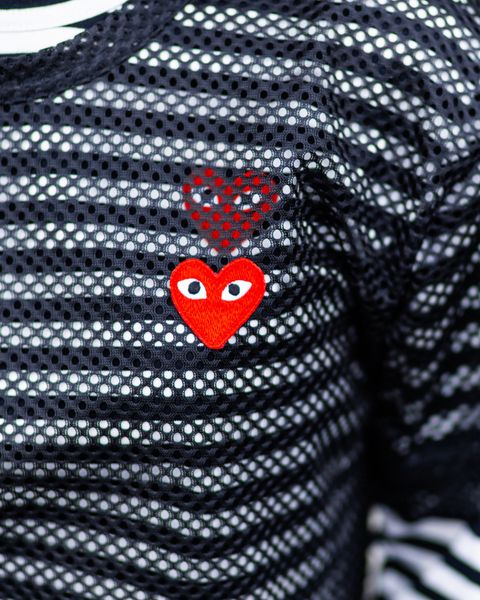 PLAY COMME des GARCONS  REDエンブレムメッシュTシャツ style.2025.12.15