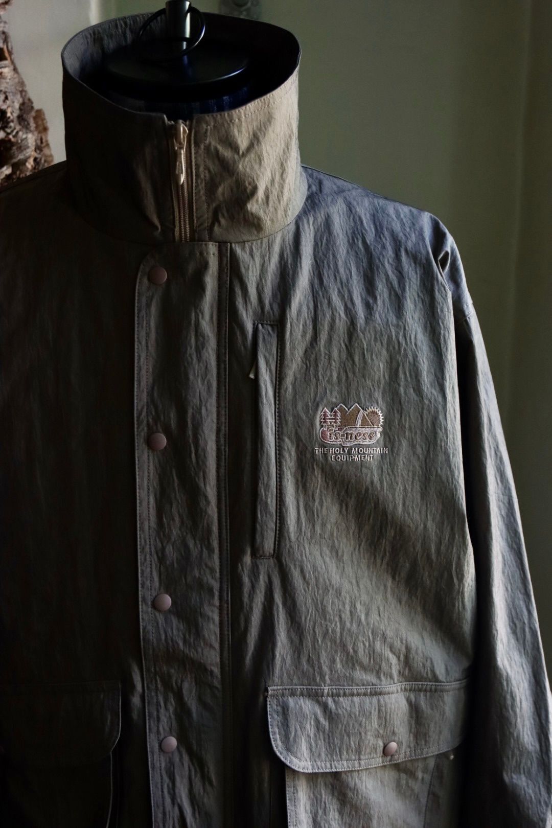 イズネス23AW SHAKA SHAKA NYLON JACKET(1005AWJK07)BROWN