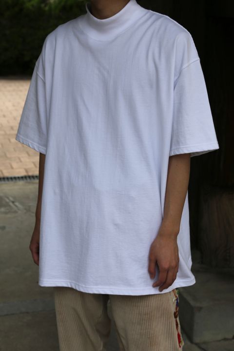 Graphpaper S/S Mock Neck Tee(GU212-70056B) style. 2021.06.07.