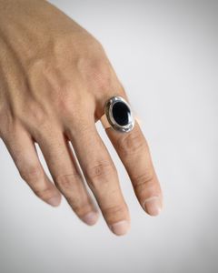 XOLO JEWELRY リング / Amulet Ring with Onyx (XOR042)