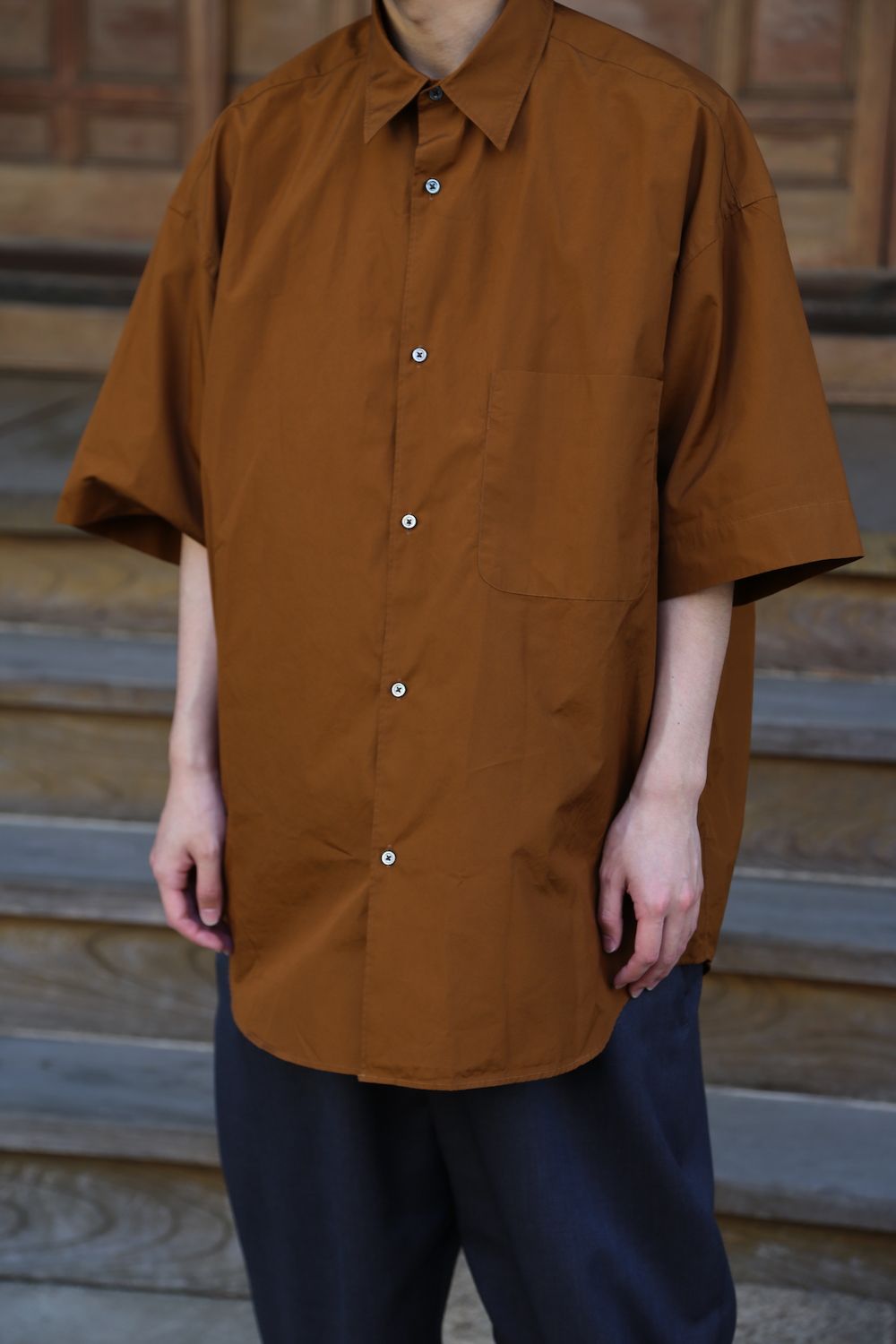 Graphpaper Broad Oversized S/S Regular Collar Shirt(GM212-50625B) style. 2021.05.23.