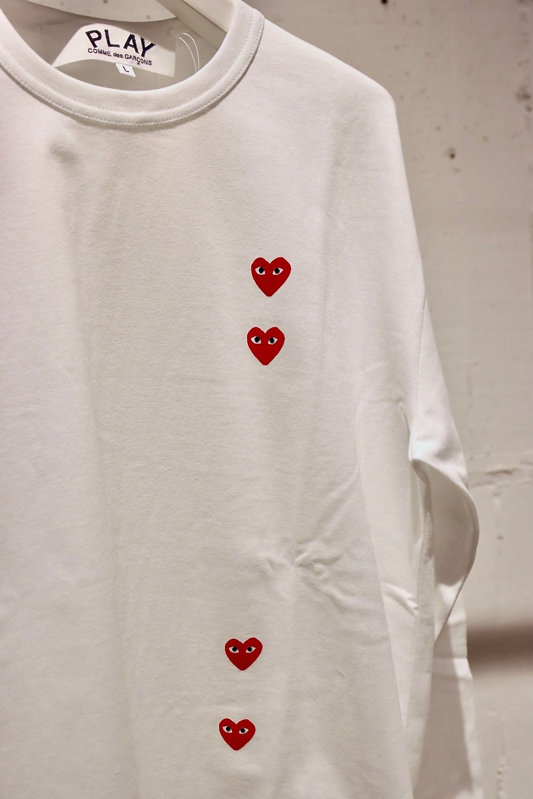 プレイコムデギャルソン PLAY HORIZONTAL 3 HEART S/S T-SHIRT RED HEART(AX-T337-051)WHITE  - XS