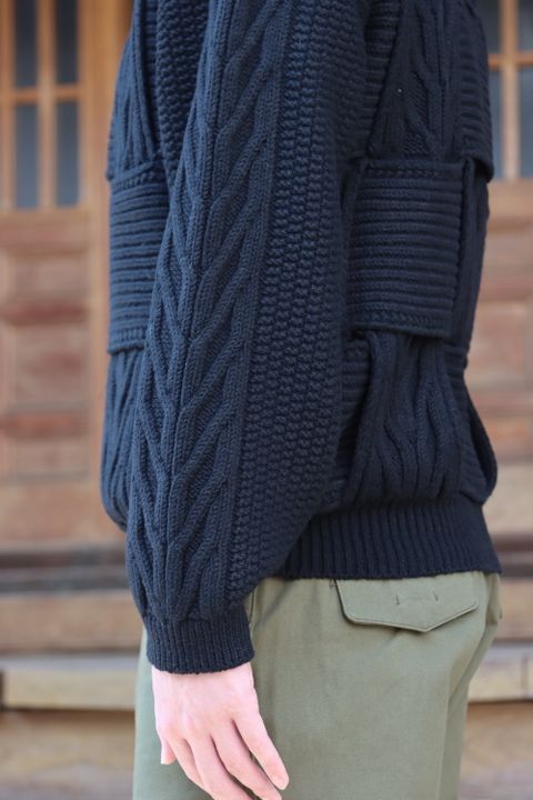 YOKE CROSSING CABLE CREW NECK KNIT(YK21AW0288S) style.2021.10.9