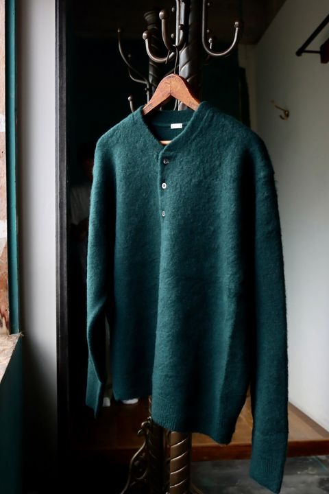 アプレッセ 2025 STYLE2 Cashmere Middle Gauge Henley Neck Sweater(25AAP-03-14)GREEN