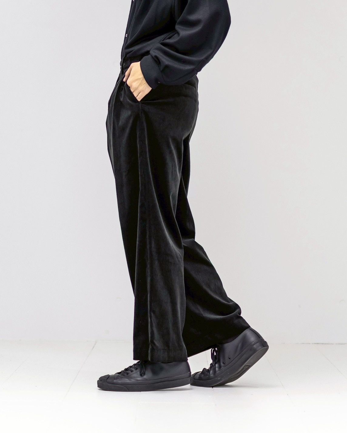 グラフペーパー 25AW Suvin Corduroy Wide Straight Trousers(GU253-40366)BLACK☆10月4日(土)新作発売！