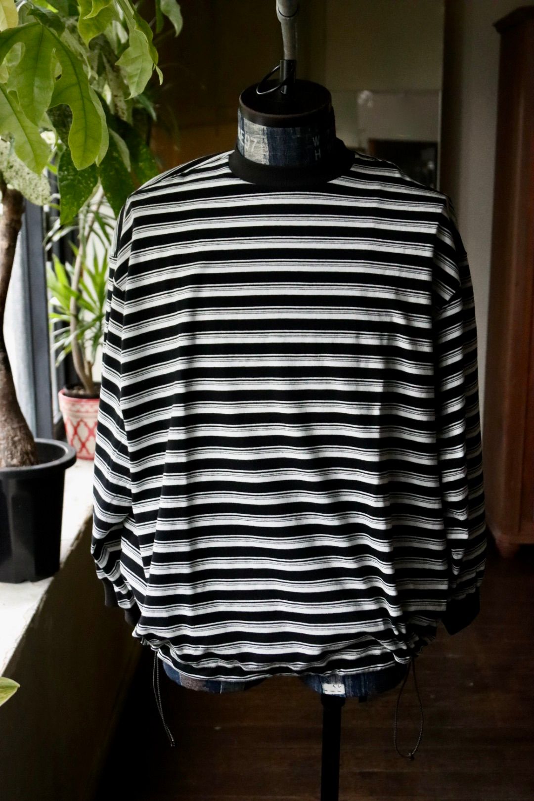 イズネス25AW BALLOON STRIPES LONG SLEEVE T SHIRT(1004AWCS03)BLACK x WHITE border