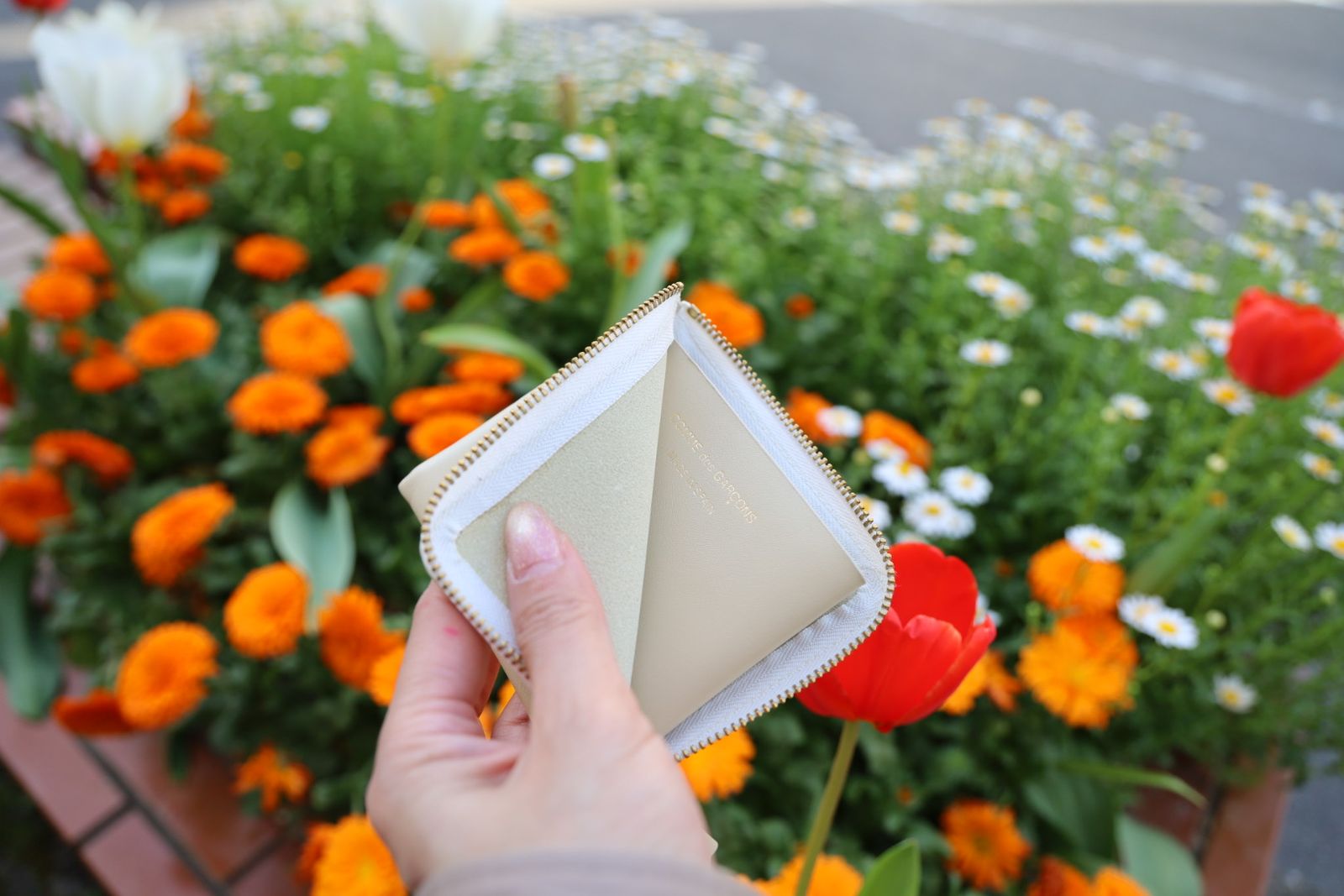 コムデギャルソンClassic Leather L字型ZIP財布(8Z-D003-051-3)WHITE☆4月11日再入荷！