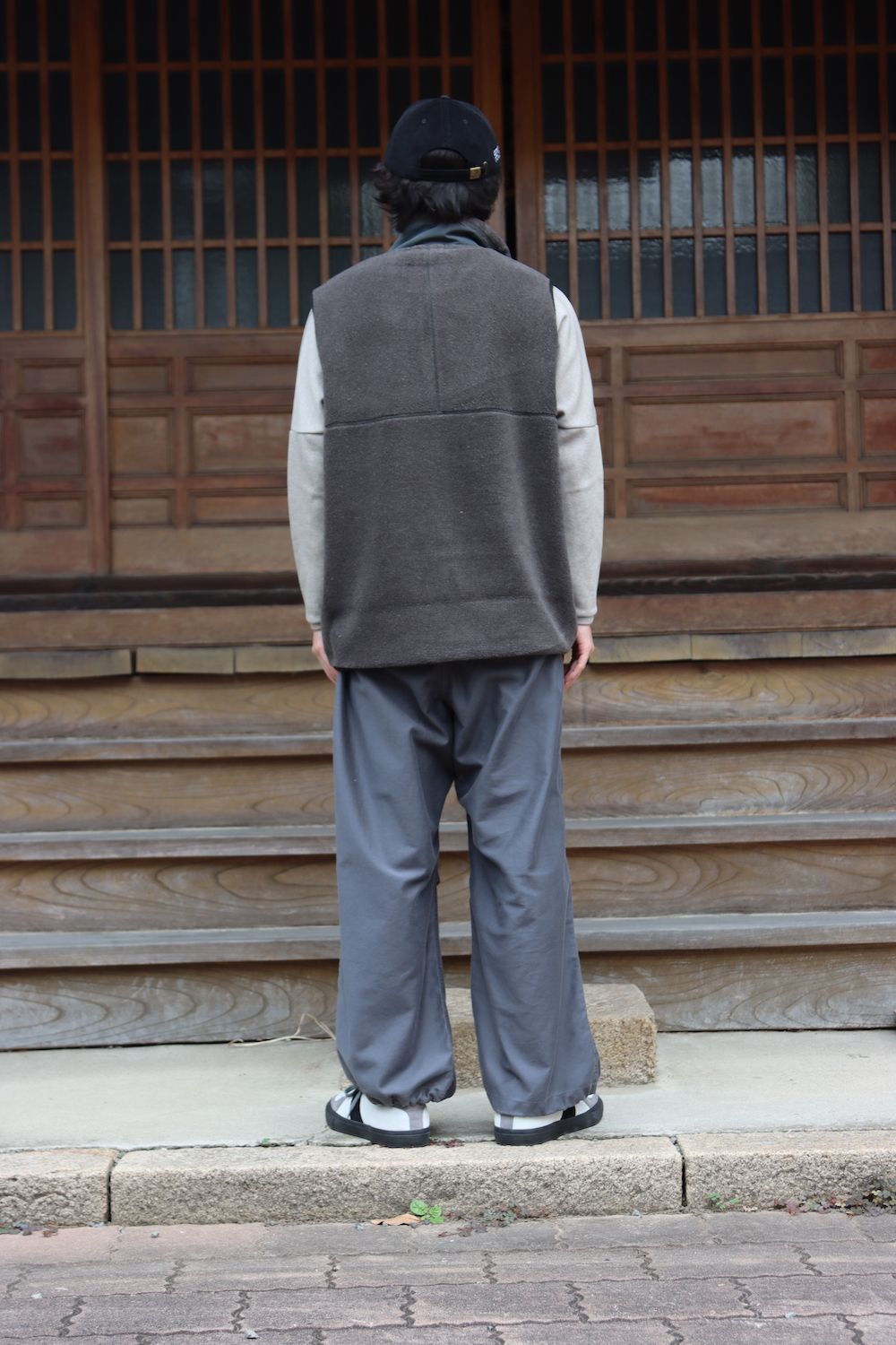 Graphpaper Wool Boa Zip-Up Vest(GU213-70205B) style. 2021.09.12.