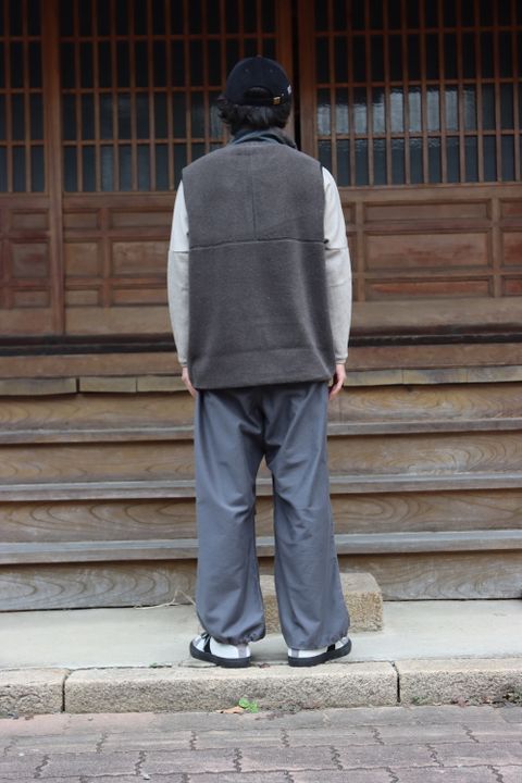 Graphpaper Wool Boa Zip-Up Vest(GU213-70205B) style. 2021.09.12.