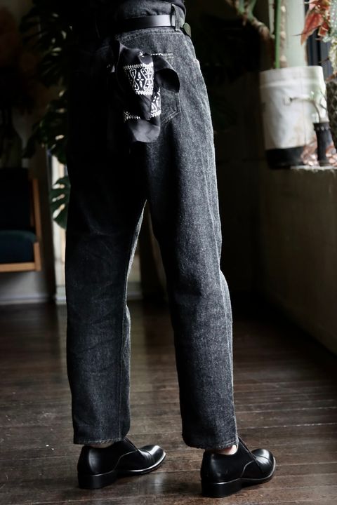 A.PRESSE 23AW Black Washed Denim Pantsスタイル