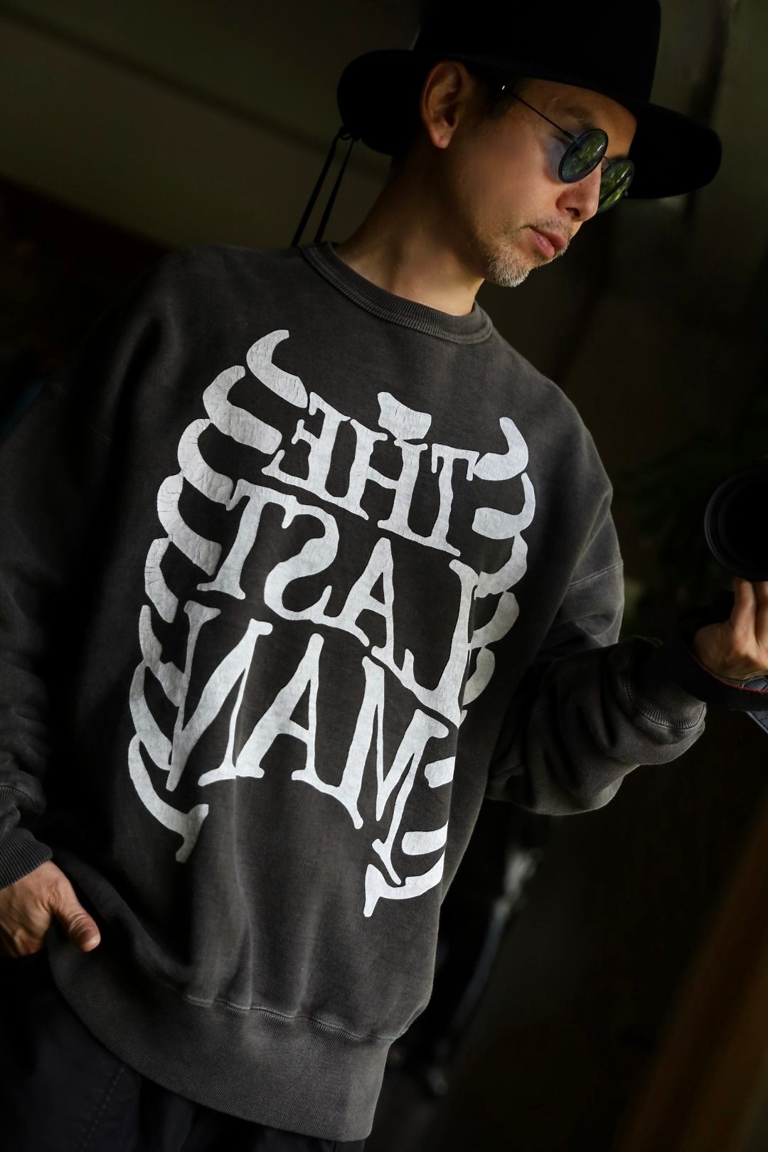 LASTMAN 24AW ラストマン大久保篤志 PRINTED CREW NECK "BONE"スタイル