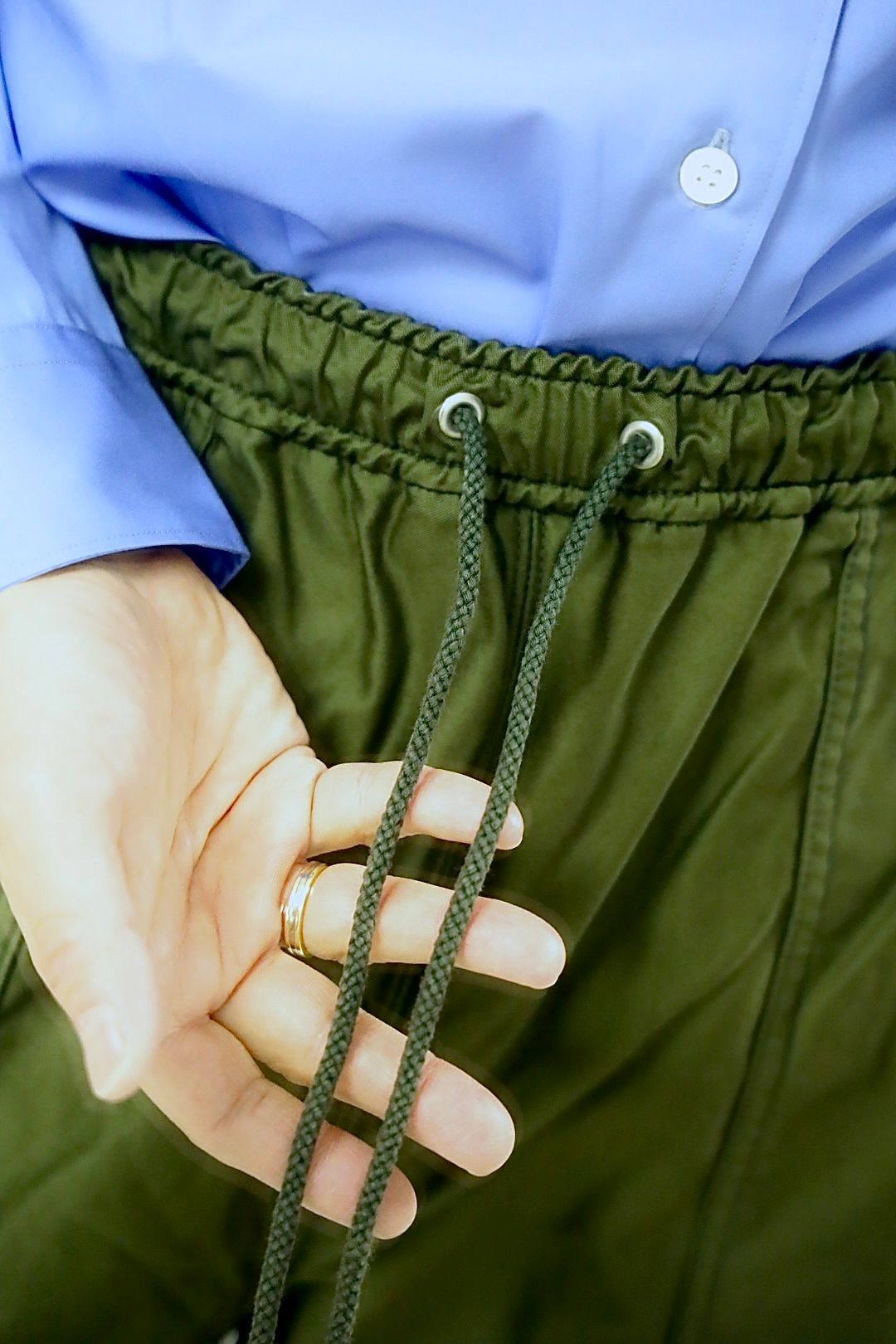 コムデギャルソンオム26SS 綿バックサテンベイカーパンツ(HQ-P014-051)KHAKI