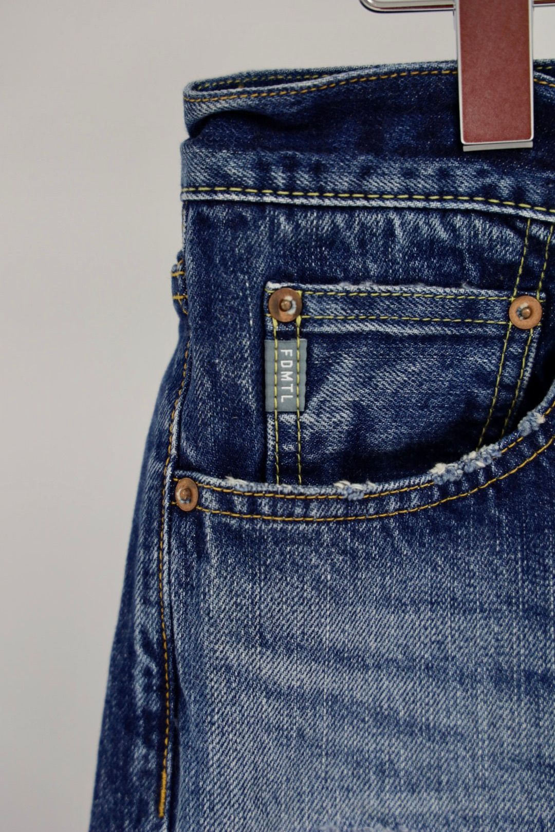 ファンダメンタル デニムパンツ CLASSIC FIT DENIM CS128 (FA25MG128)INDIGO