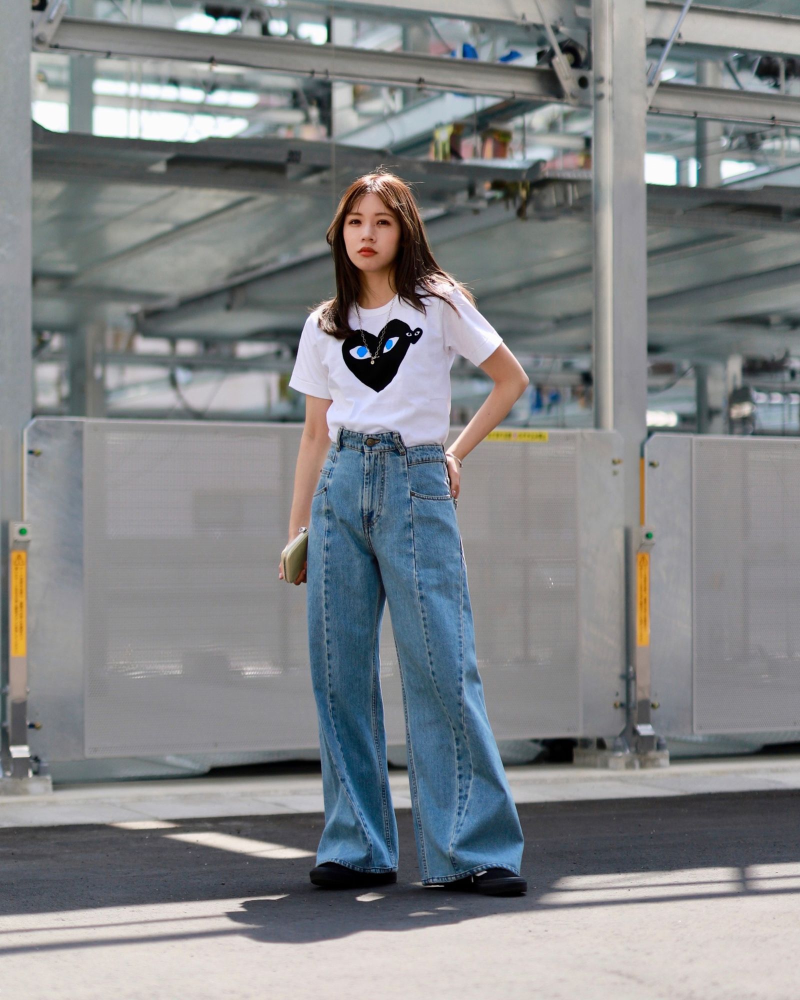 PLAYプレイコムデギャルソン BLUE EYES Tシャツ(BLACK HEART)
