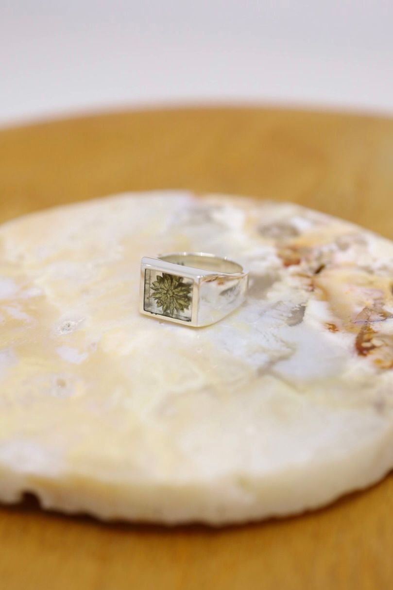 XOLO JEWELRY リング / Signet Ring with Gray & Gold Flower (XOR125)☆新作発売！
