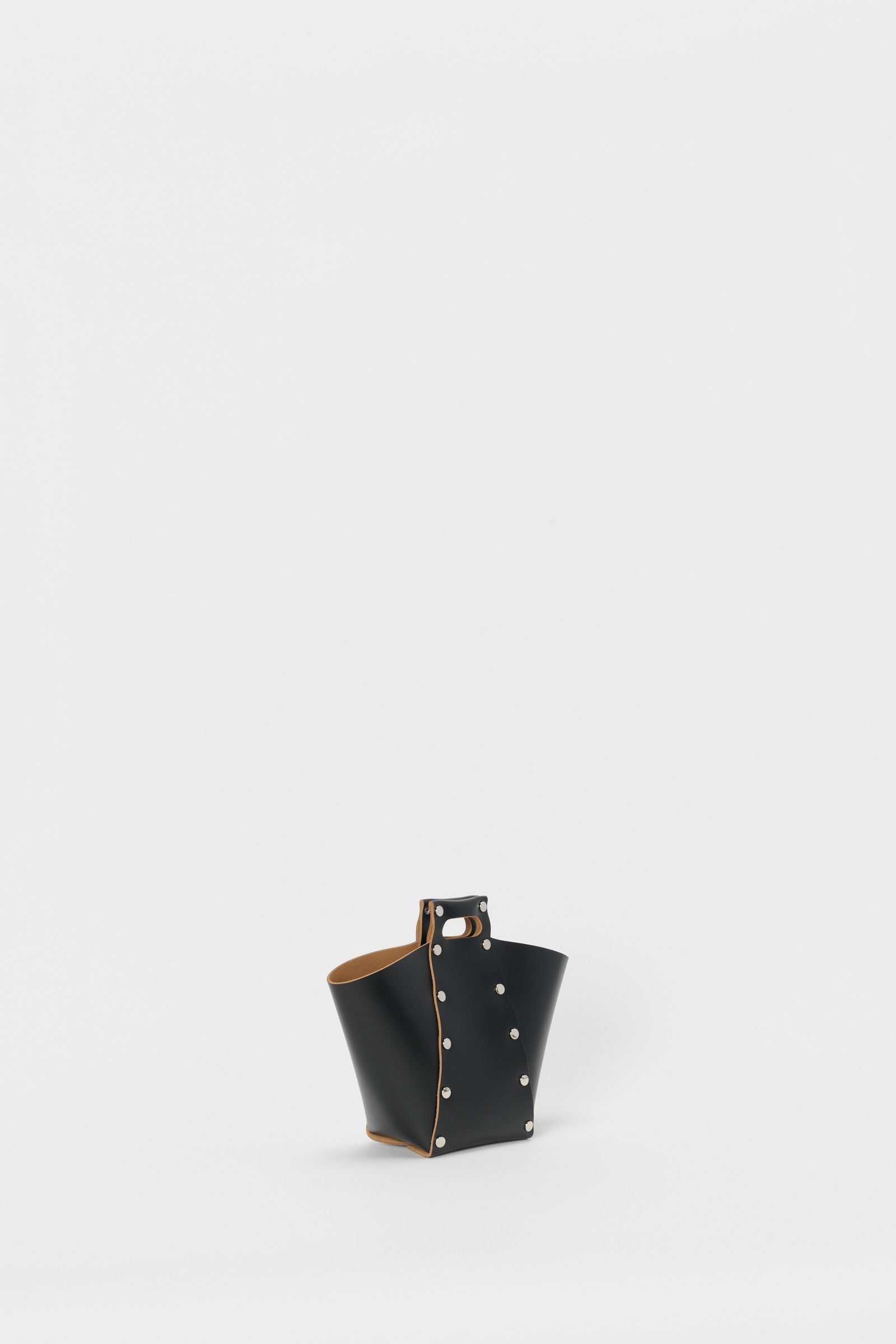 エンダースキーマ  ハンドルバッグ assemble pyramid bag S(vs-rb-aps)black☆3月15日(土)12:00発売！