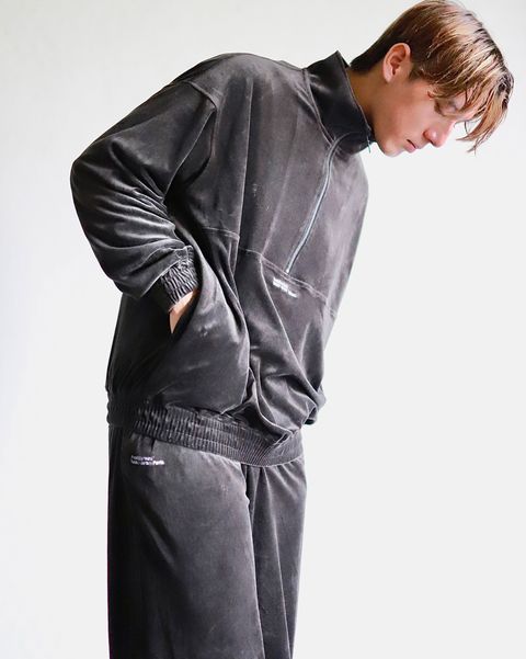 FreshService 新作VELOUR JERSEY PULLOVERスタイル
