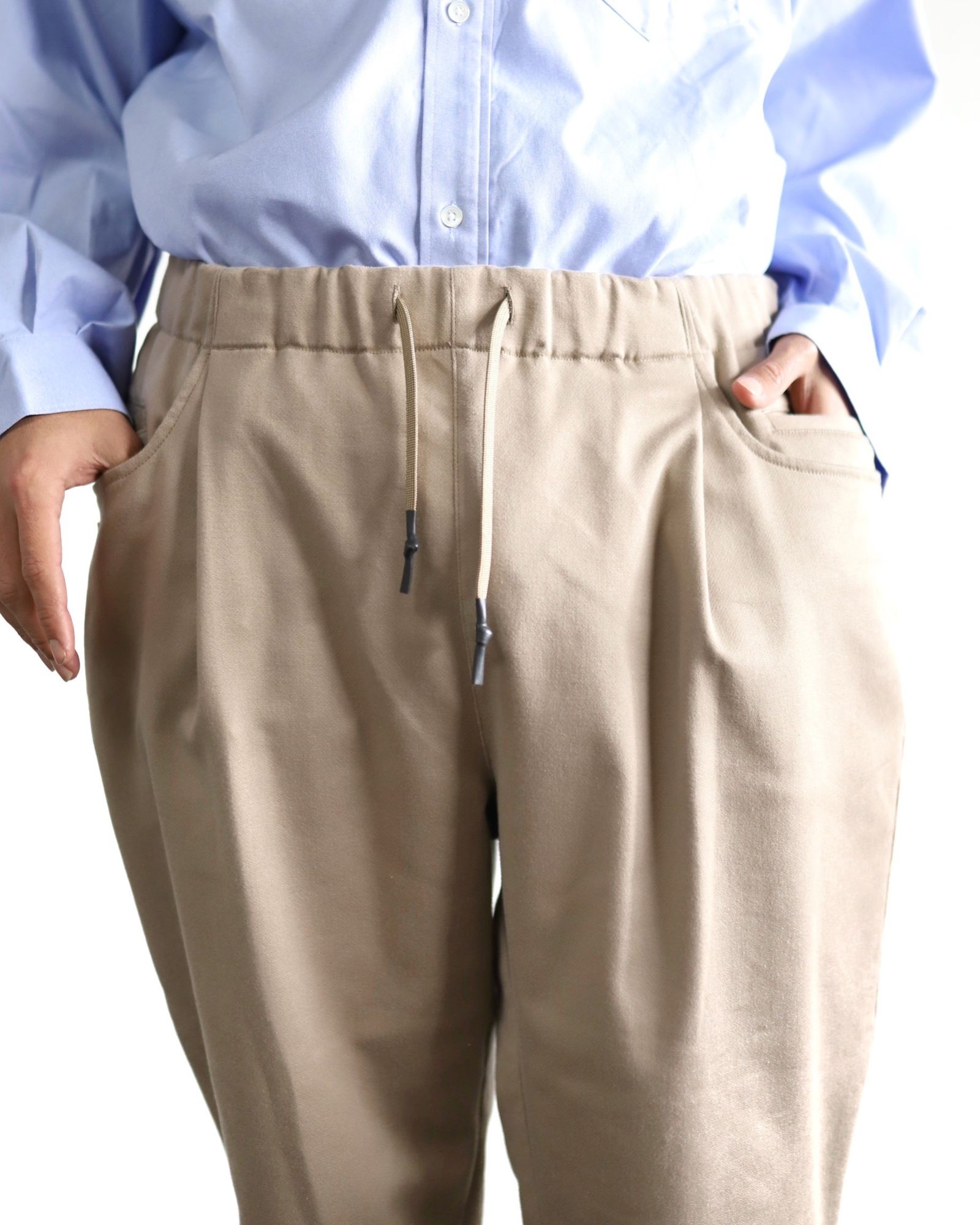 S.F.C 24SS CROPPED TAPEREDE  EASY PANTS  (SFCSS24P01)Beige