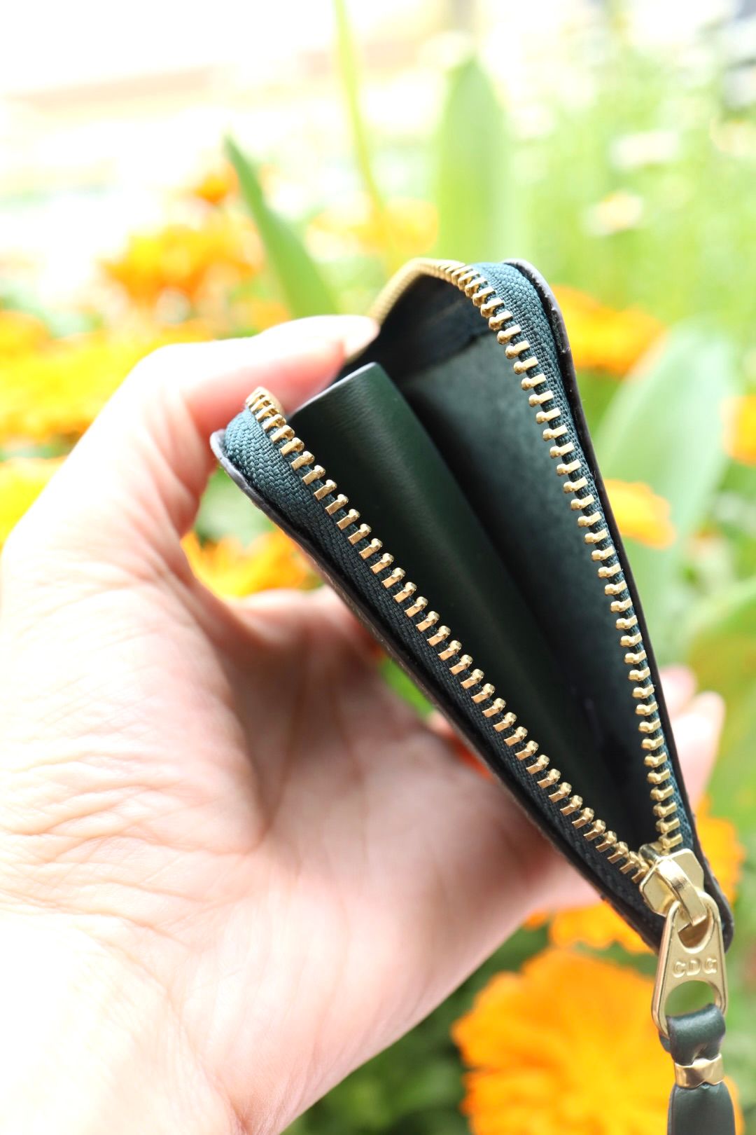 コムデギャルソン L字型ZIP財布(8Z-D003-051-5)BOTTLE GREEN☆4月11日再入荷！