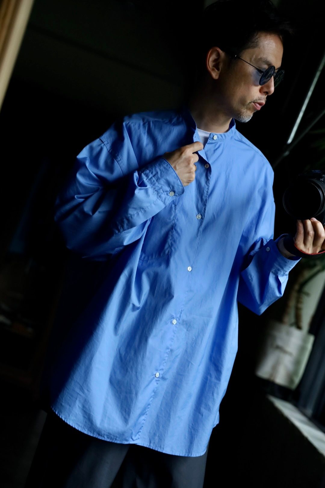 Graphpaper Broad L/S Oversized Band Collar Shirtスタイル