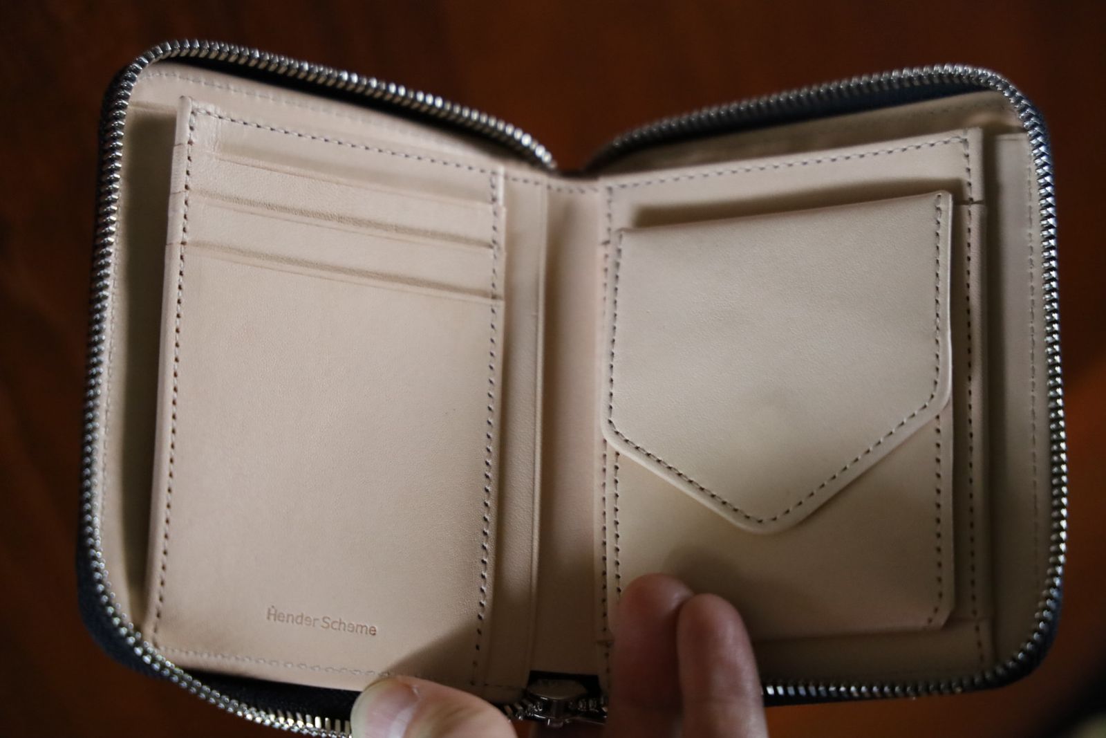 Hender Scheme - エンダースキーマ 財布 square zip purse(ur-rc-szp)tan | mark