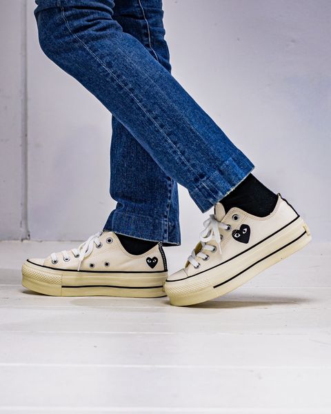 PLAY COMME des GARCONS V-NECK CARDIGAN style.2025.11.12