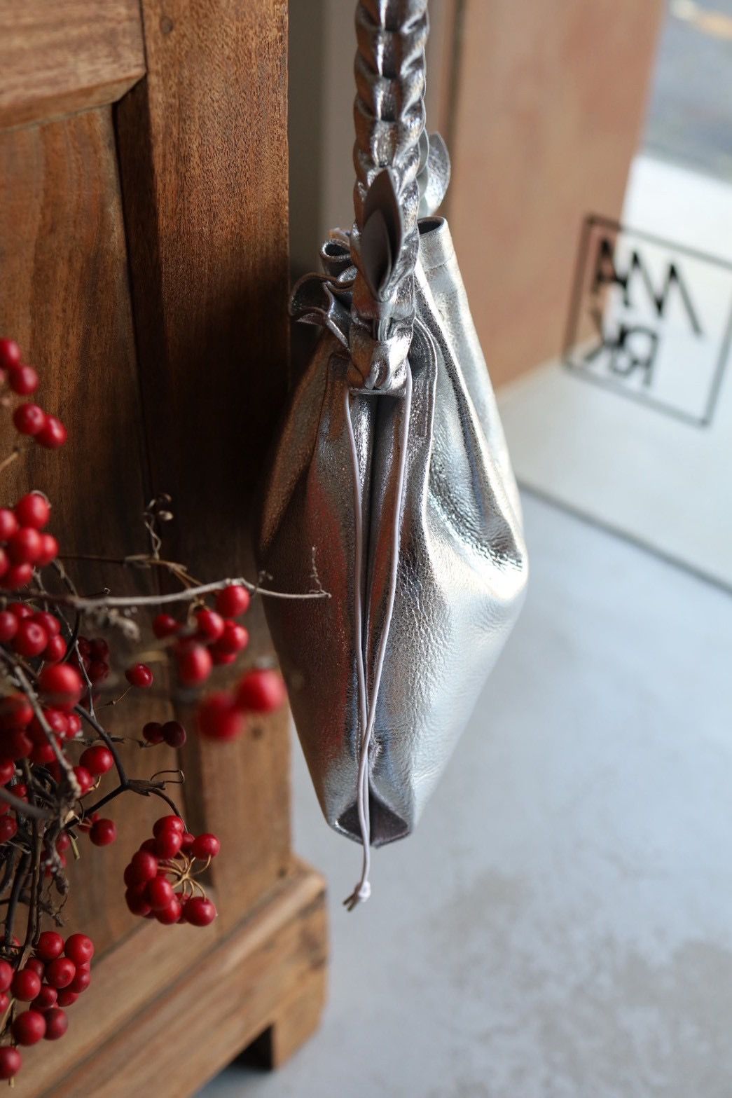 エンダースキーマ バッグ woven sac gloss(yv-b-wsg)silver☆12月6日(土)発売！