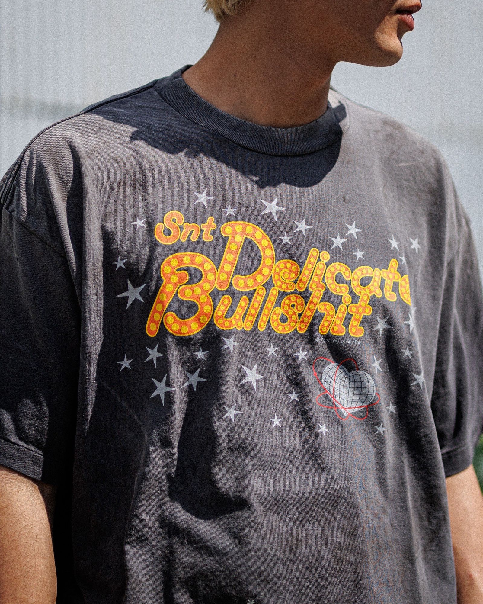 【SAINT Mxxxxxx】DELICATE BULLSHIT Tシャツ SAINT Mxxxxxx セイントマイケル 25ss DELICATE BULLSHIT デリ
