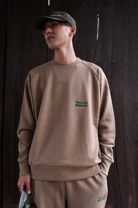 FreshService フレッシュサービス 23AW VIBTEX for FreshService “SWEAT CREW NECK PULLOVER”スタイル