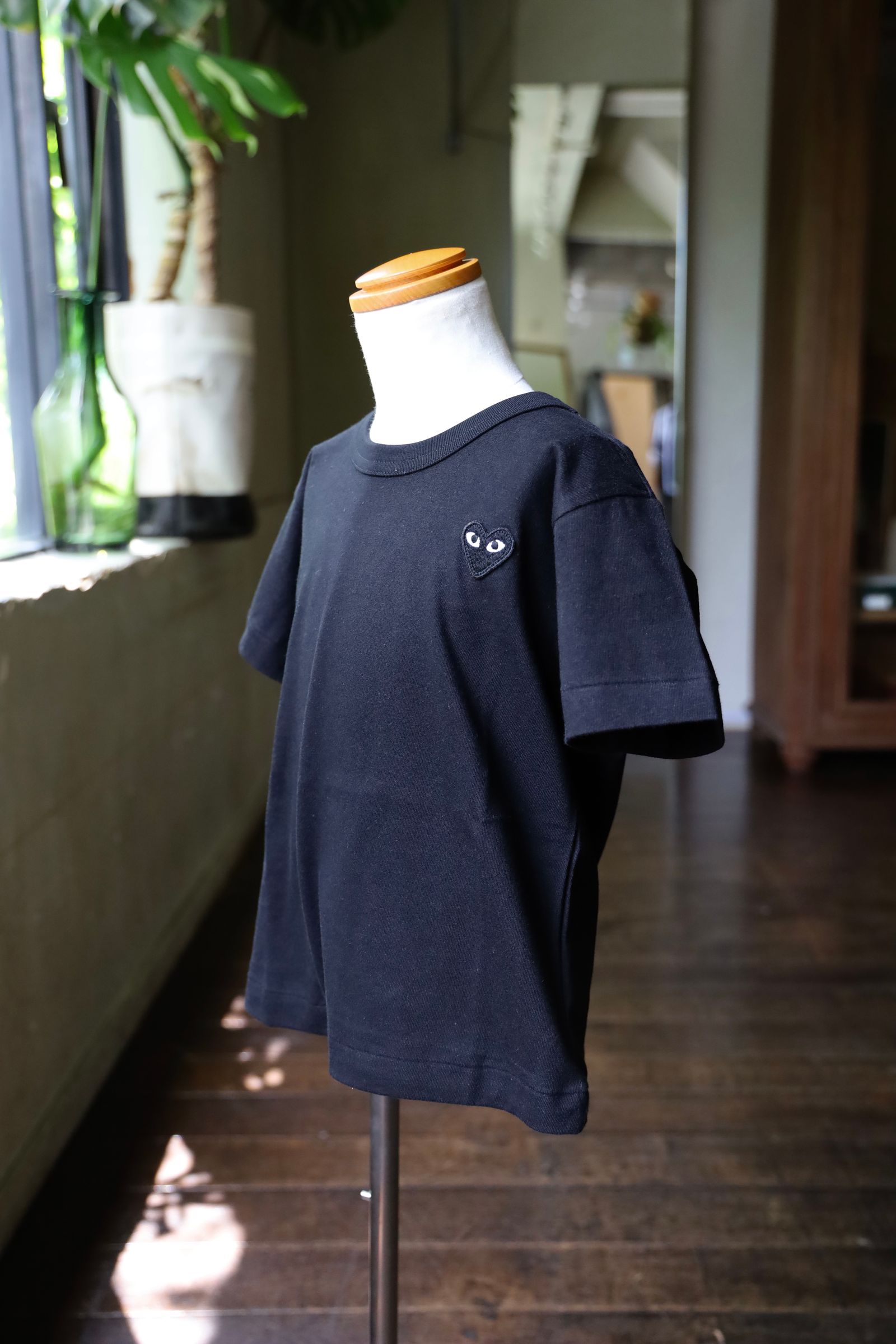 PLAY COMME des GARCONS - ワンポイントハートTシャツ(AX-T563-100)BLACK(BLACKハート)*KIDSサイズ  | mark