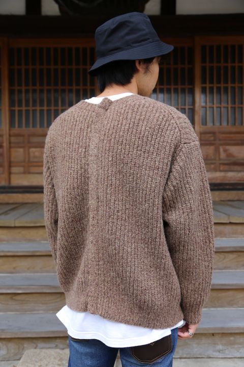 YOKE 3G BACK ZIP RIB CREW NECK"BEIGE"Style.2020.9.19.