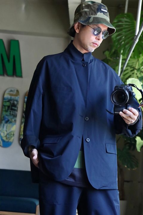 FreshService × HOUYHNHNM “EDITOR’S JACKET” & “EDITOR’S TROUSERS”NAVYスタイル