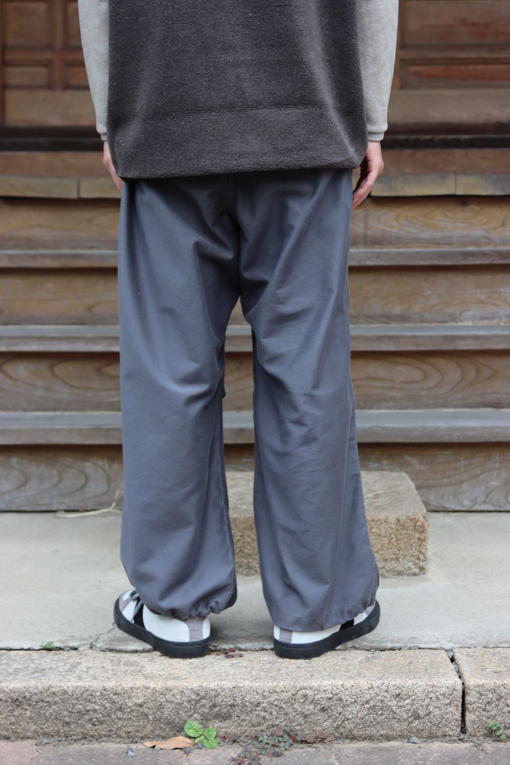 Graphpaper Wool Boa Zip-Up Vest(GU213-70205B) style. 2021.09.12.