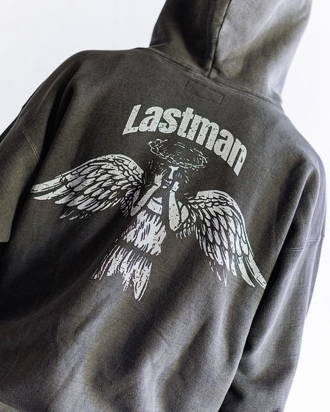 LASTMAN PRINTED CREW NECK "WANTED" スタイル
