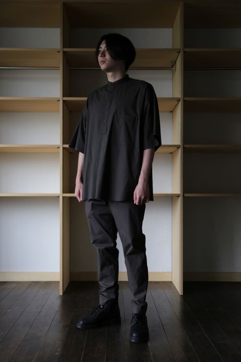 Graphpaper Stretch Typewriter Stand Collar Short Yoke Sleeve Shirt(GM212-40615B) style.2021.6.12