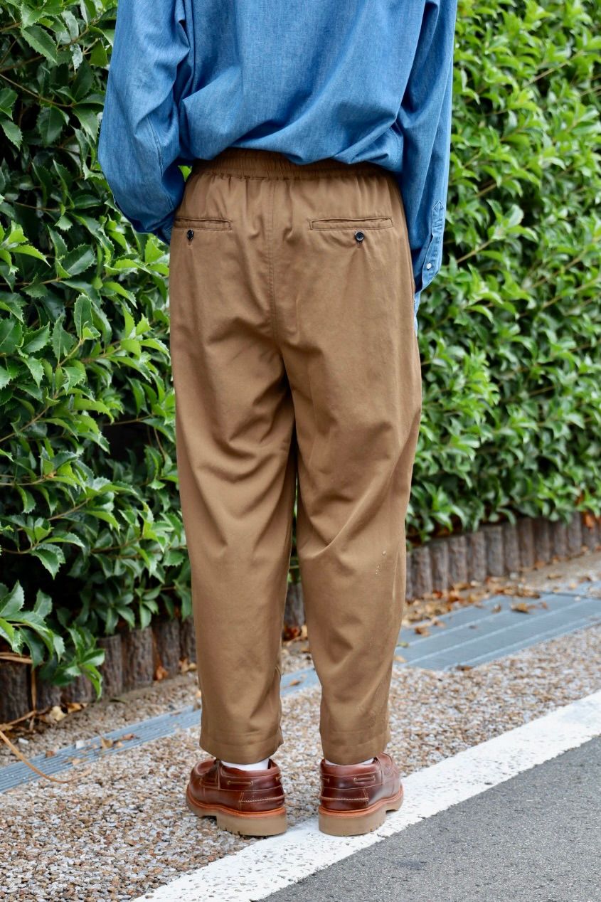 グラフペーパー Fulled Wool Twill Wide Easy Pants(GM263-40412)BROWN