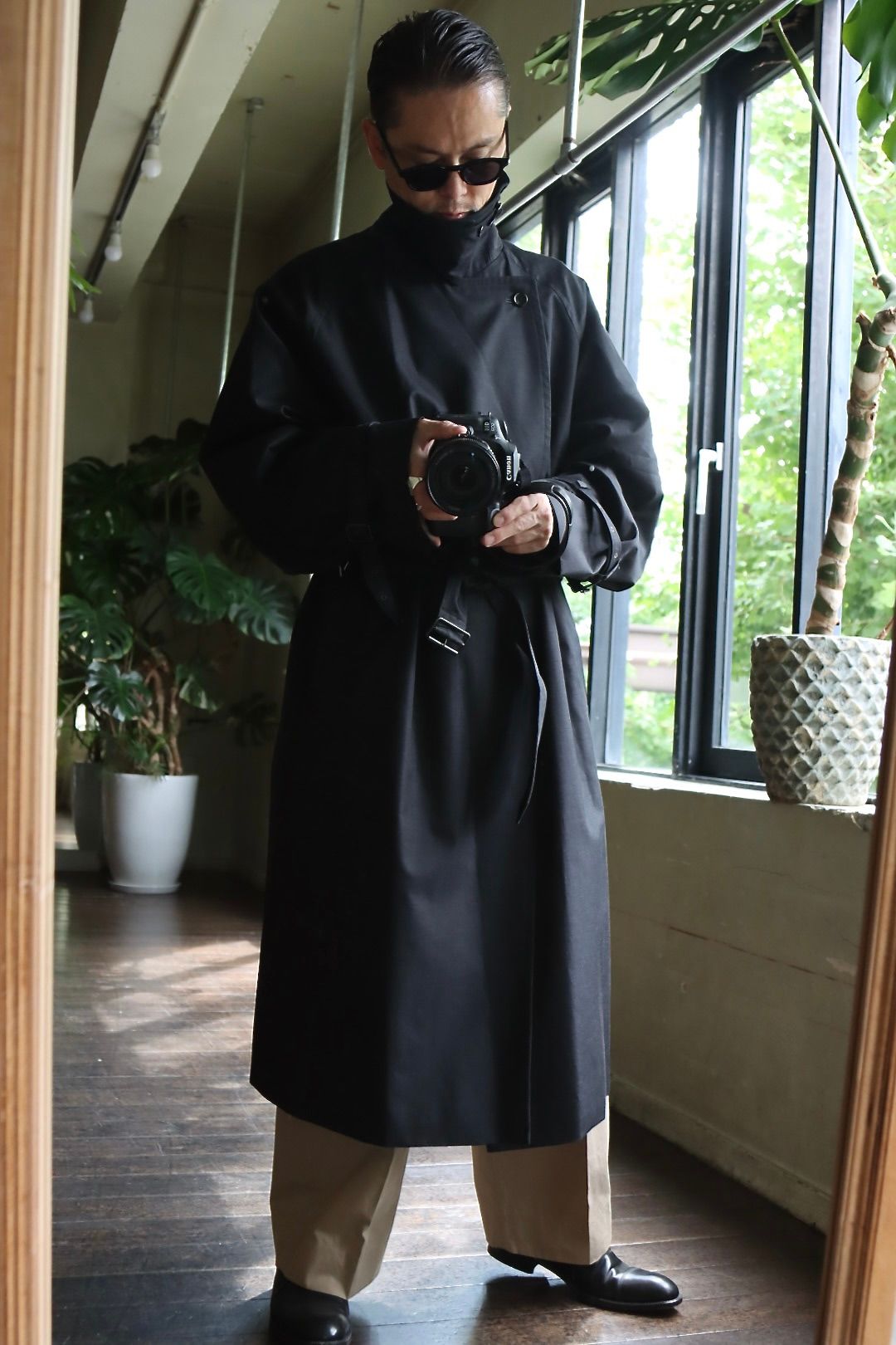 blurhms Gabardine Double Belt Trench Coatスタイル.2022.7.24