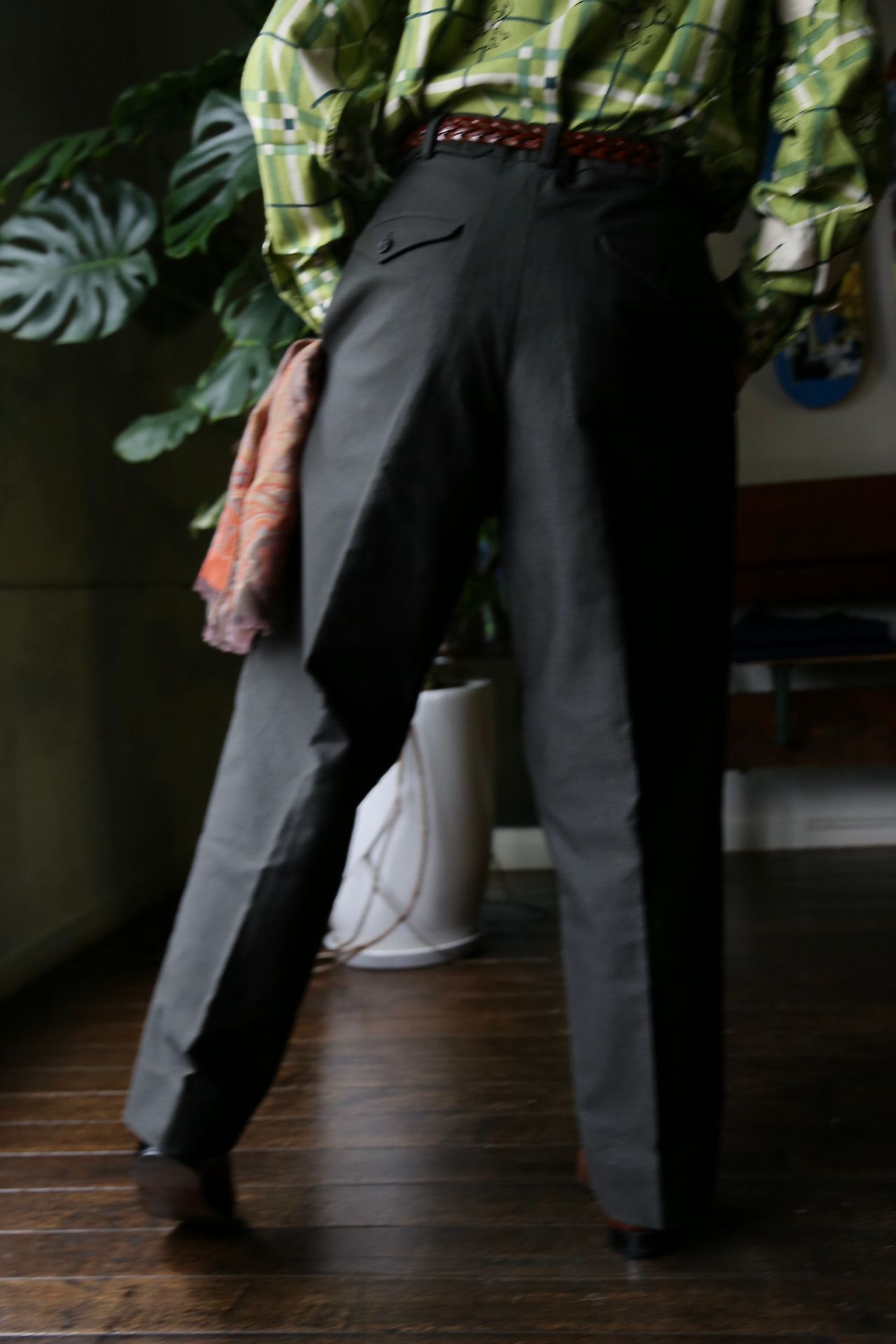 blurhms Broken Cloth Curve Front Slacks"KHAKI GREY"style.8.13.