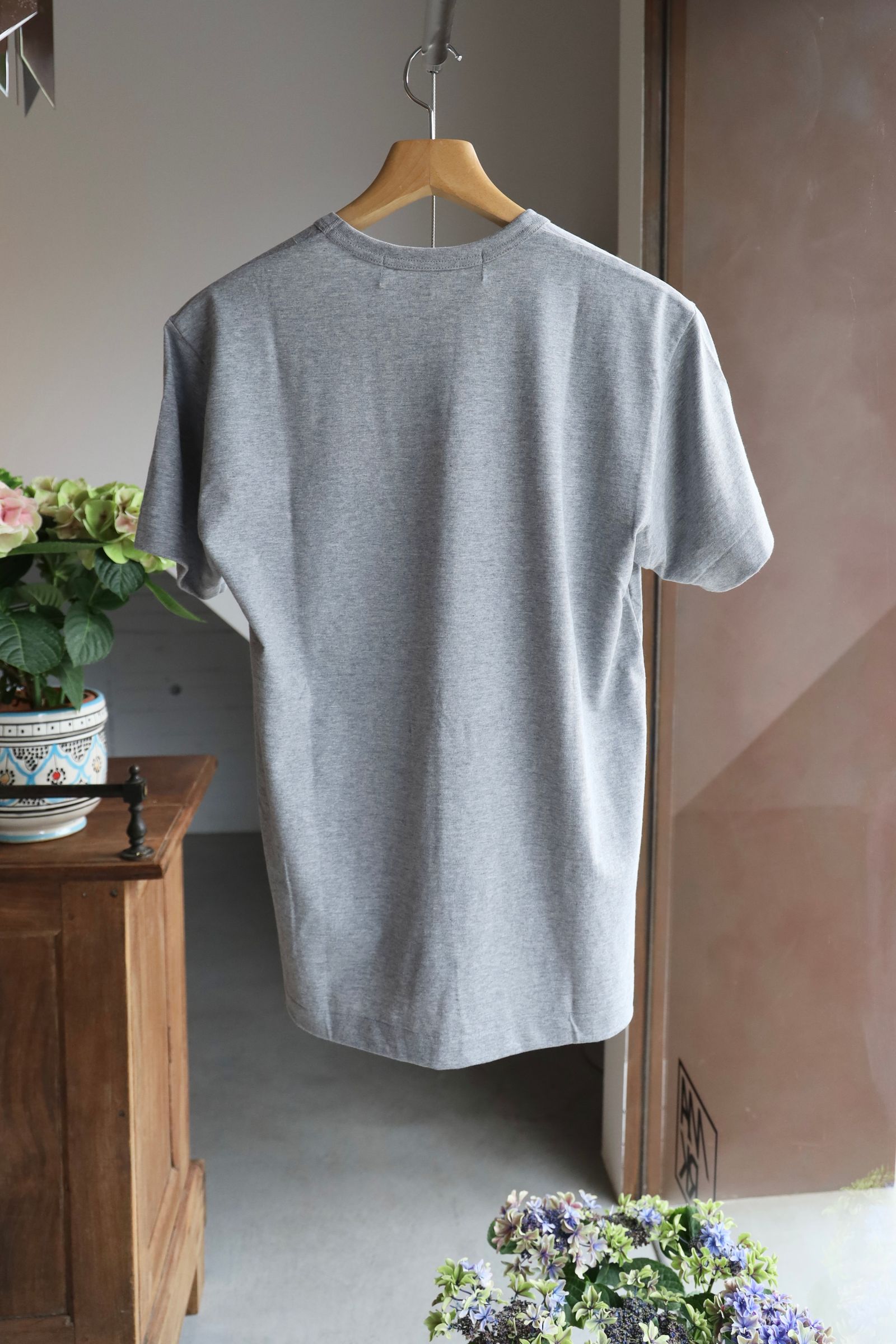 PLAYプレイコムデギャルソン ブラックハートTシャツBLACK HEART (GRAY)
