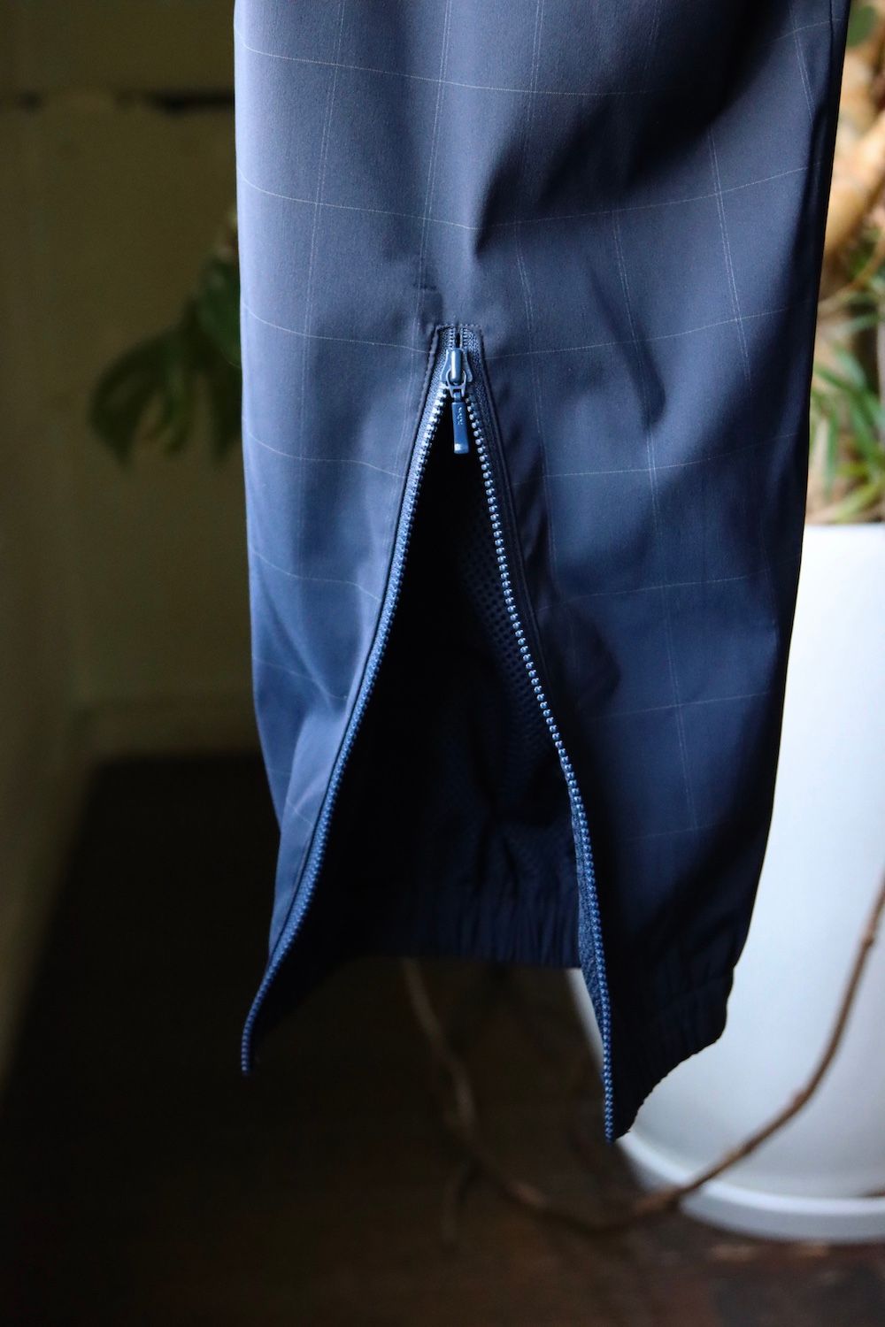 is-ness×NEAT LORO PIANA SPORT FABRICS PANTS"NAVY"イズネス22SS