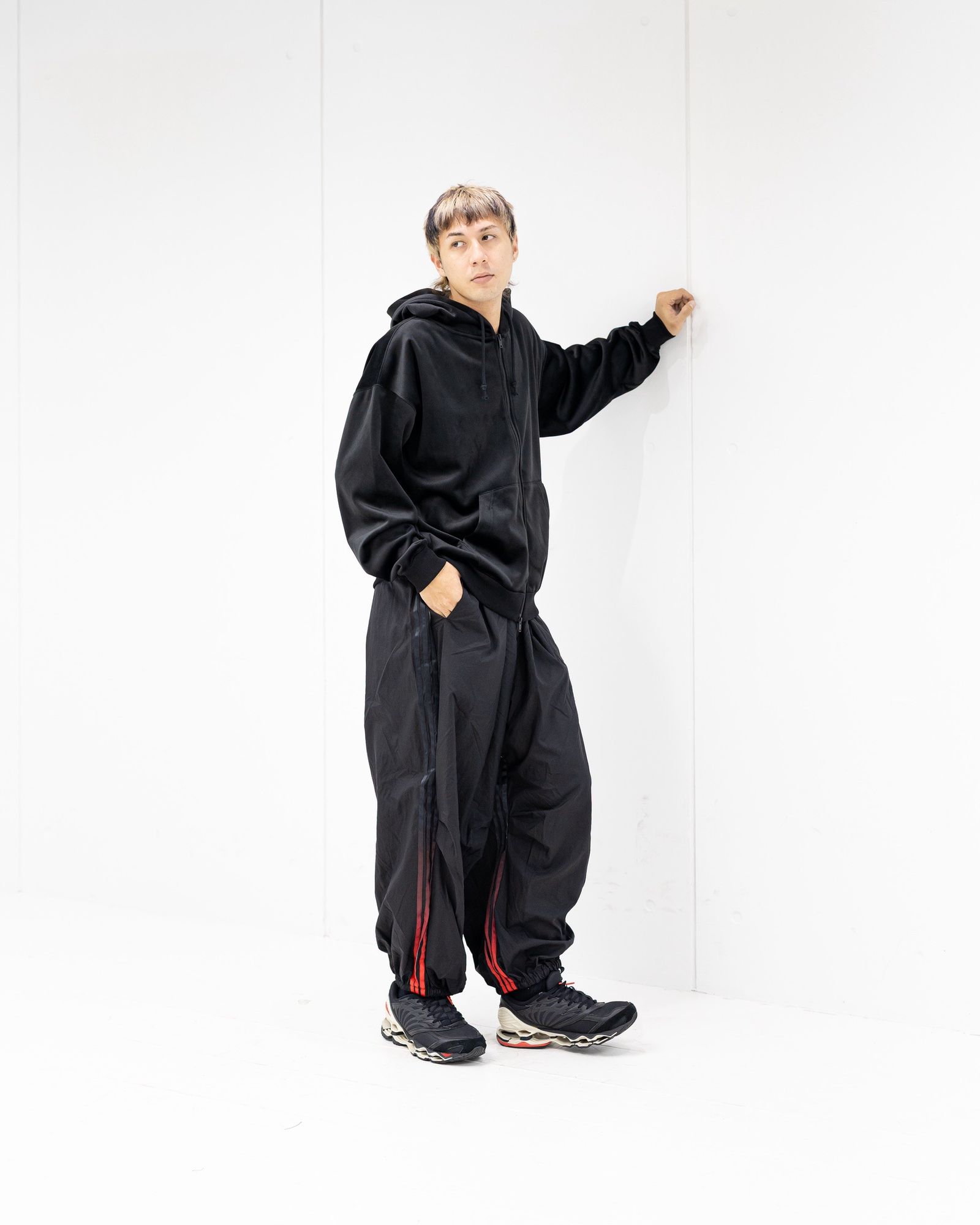 ワイスリー Y-3 ジップフーディ VELVET ZIP HOODIE(IA4371)BLACK☆新作発売！