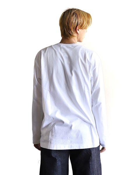 PLAY COMME des GARCONS 24SS PLAY VERTICAL4HEART L/S T-SHIRT style 2024.3.2